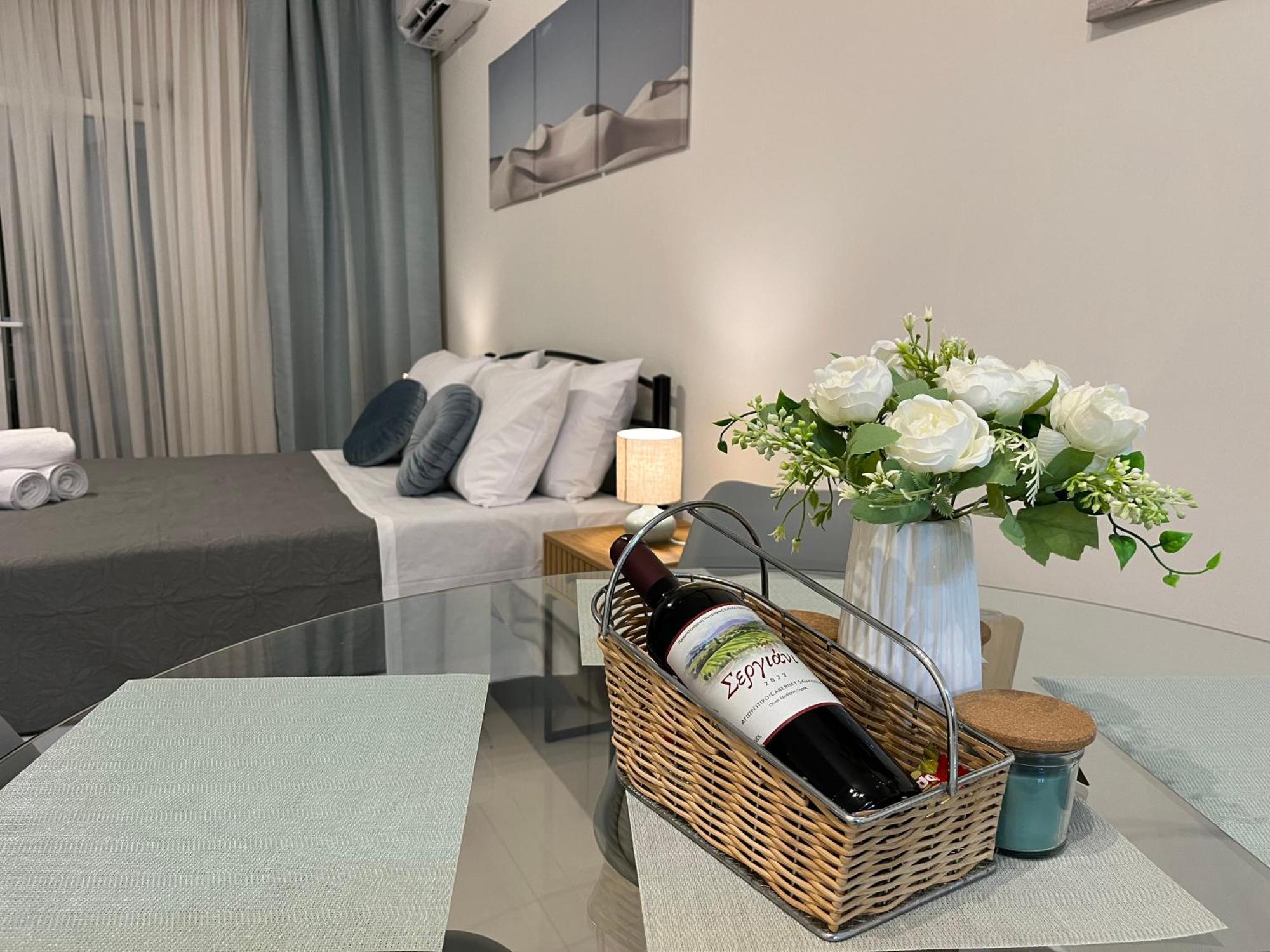 Irene Beach Front Luxury Suite Peraia  Bagian luar foto