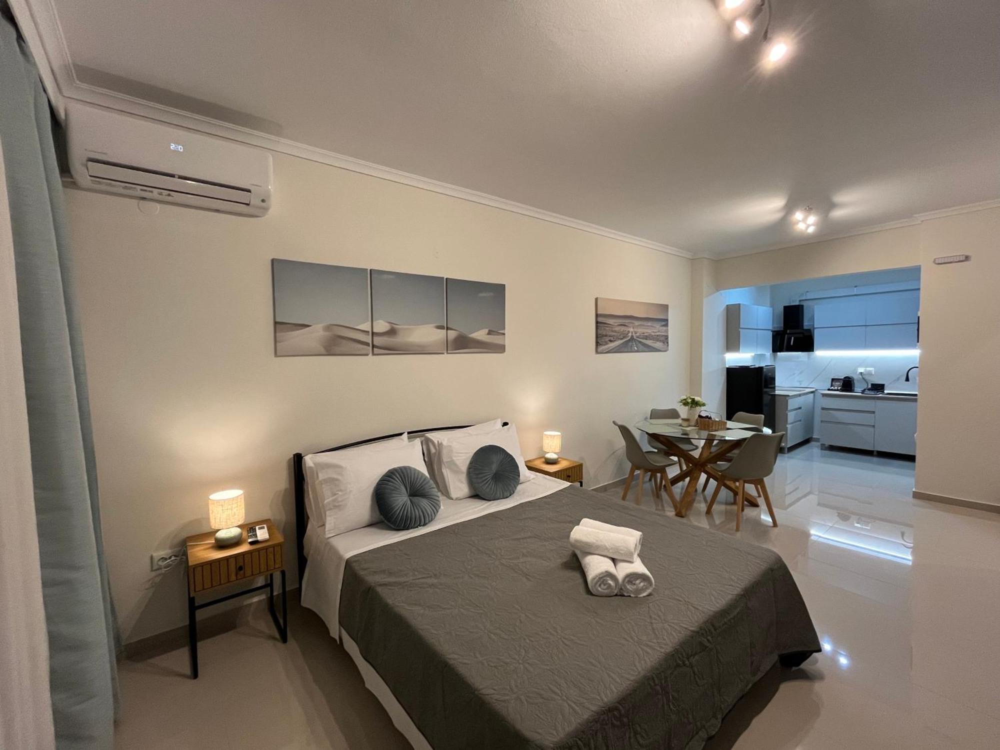 Irene Beach Front Luxury Suite Peraia  Bagian luar foto