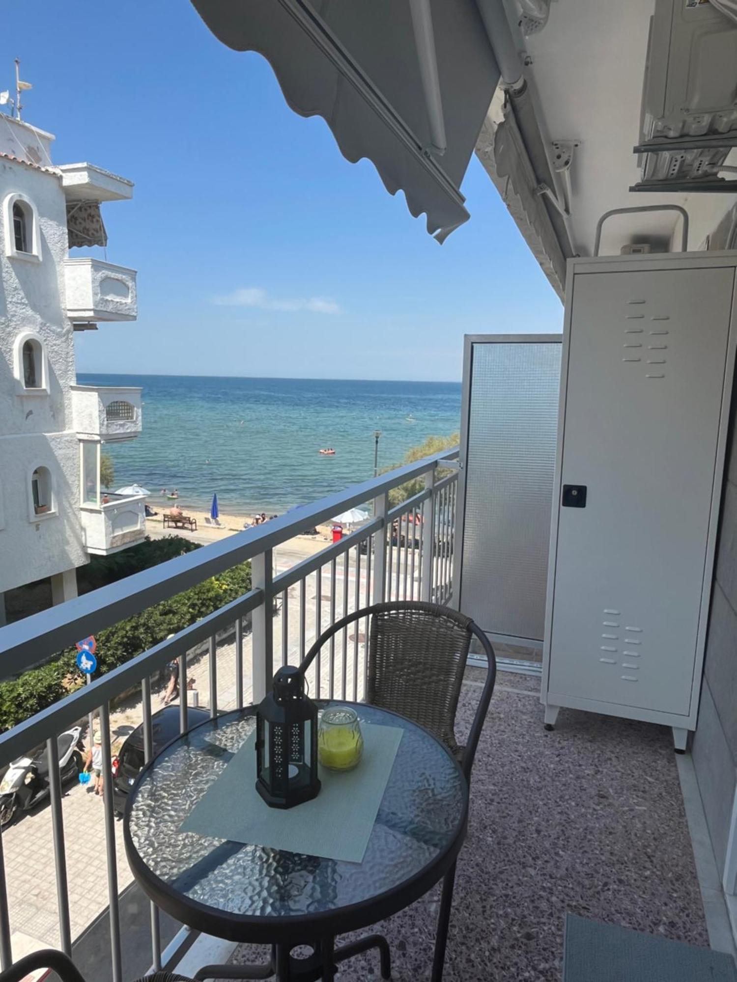 Irene Beach Front Luxury Suite Peraia  Bagian luar foto
